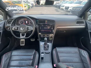  10 Volkswagen Golf 4V gcc 2018