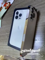  3 ايفون 13 برو مع كرتونه