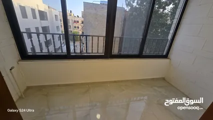  4 شقه سوبر ديلوكس فارغة للإيجار لم تسكن في الصويفيه