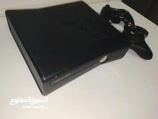  2 أكس بوكس 360 سليم مع ايدتين مهكر 100 لعبة مجدد بسعر غير عن السوق فقط 550 شيكل في مجال بالسعر
