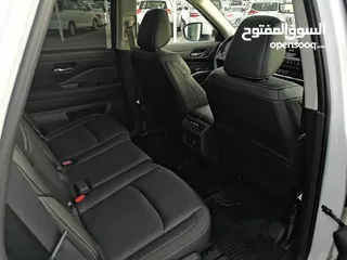 8 Nissan Pathfinder Sl 4x4 Full option  Model 2023 Canada Specifications Km 7000 Price 148.000 Wahat B