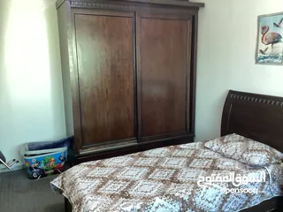  1 غرفة نوم خشب لاتيه بسعر مغري جدا جدا التواصل على رقم في الوصف