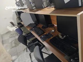  2 طاولة بلياردو واجهزة