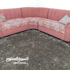  2 كنب كورنر بحالة جيدة جدا