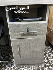  2 مكتب دراسي مع كرسي متحرك