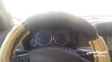  20 سيارة كاديلاك نوع SRX موديل 2006 بحالة جيدة جداً تتميز بداخلية نظيفة جداً