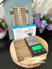  2 ميزان إلكتروني دقيق جدًا، بحمولة تصل إلى 500 غرام ودقة 0.01 جرام.مثالي لوزن الذهب والمجوهرات، استخدا