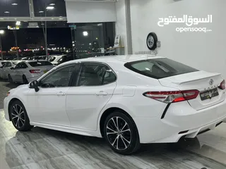  6 Toyota Camry SE 2020 model