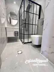  21 شقة فاخره طابق اخير مع روف بمساحة 205م للبيع في اربد مجمع عمان الجديد مقابل صالة مسايا
