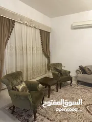  5 كراسي للمجلس