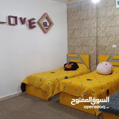  14 شقة سكنية للبيع في سحاب طابق ثاني مدخلين للشقة  قرب الجامع ابو بكر الصديق الحي الغربي