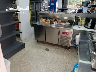  6 سوبرماركت مجهز بالكامل + مطبخ وجبات سريعة في منطقة حيوية سكني وتجاري بعبدون الشمالي