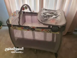  1 Graco Playpen سرير متنقل