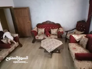  4 طقم كنب 9 مقاعد بحالة ممتازة