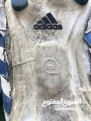  12 احذية ماركات 2 اصابع اديداس/1 ماركةjoma كل واحد نمرة للبيع بسعر حرق الواحد 5 دنانير