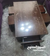  1 طاوله بحاله جيدة جداً