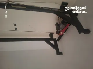  3 مصعد صناعي من 500 كغم  _ 1000 كغم شغال بحاله جيده استعمال خفيف/وتربين إيطالي 10حصان بحاله جيدة.