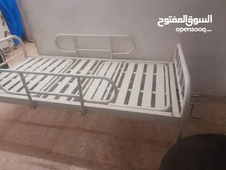  1 سرير طبي وكاله مع فرشته