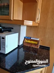  18 شقه ارضيه للبيع