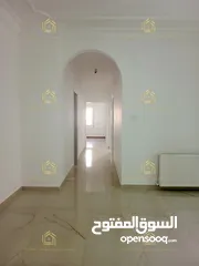  18 شقة مجددة - ام السماق - 3نوم - 190م - بلكونتين بإطلالــــه مميزة - قرب الخدمات العامة