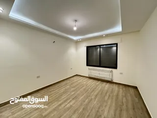  23 شقة طابق شبه ارضي للبيع مساحة 200م مع ترس وحديقه وكراج 250م بأجمل مناطق خلدا (مشروع 114