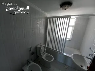  5 شقة غير مفروشة للإيجار 200م2 ( Property 16705 ) سنوي فقط