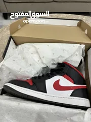  4 AIR JORDAN 1 MID black and red اصلي كامل المرفقات