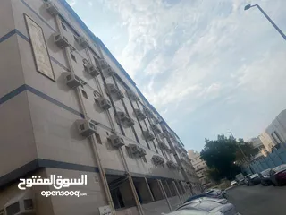  11 شقه غرفه وصاله بشارع فلسطين بجوار مسجد بلال
