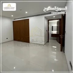  8 شقه راقيه للايجار الموج مسقط أطلاله على البحر مباشرتا A Luxury apartment Al Mouj direct sea view