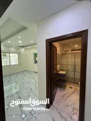  14 شقة ارضيه للبيع بسعر مغري خلف مجدي مول شارع الجامعة  من المالك مباشره