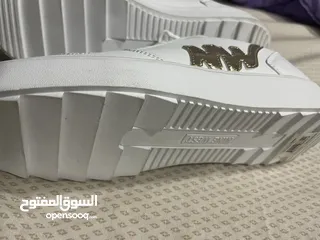  11 بوتين جداد مقاس 39 من ماركة Nine West