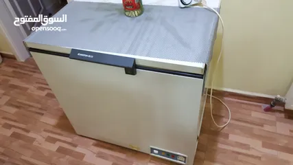  1 فريزر اريستون بطح للبيع بحاجة الى تصليح