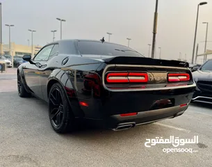  19 Dodge challenger SRT 2020