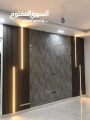  1 بليط وفني تركيب بديل الرخام وبديل الخشب