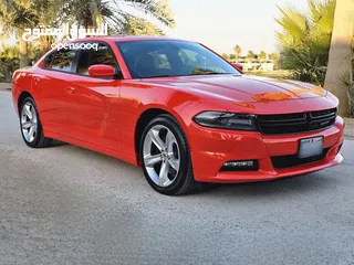  1 2018 Dodge Charger Sxt plus v6