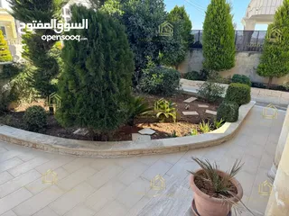  29 شقة مميزة - خلدا - 4نوم 1ماستر - 300م داخلي - ارضية مع ترسات وحديقة بمساحة 400م - قرب الخدمات