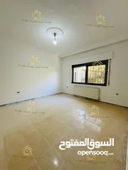  7 شقة طابقية - 4نوم 2ماستر - 400م - ارضية - حديقة - ترسات - موقع هادئ ومميز