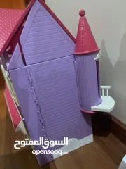  1 Selling a pre - loved dollhouse