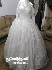  26 بدلات زفاف وخطبة وملون... فساتين زفاف وخطبة وملون وطرحات عروس وتوربان عروس