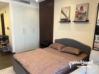  3 ستديو للايجار مطل على البحر يوجد بلكونه شامل ewa في مبنى جديد