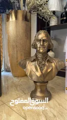  2 American statue