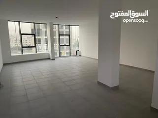  5 مكتب تجاري فاخر جدا للبيع في أفضل مواقع الدوار السابع :   الرقم المرجعي  : 41399