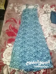  2 فساتين سهره بحالة الوكاله بسعر مغري لداعي السفر