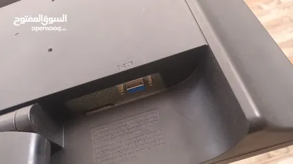  2 شاشة LG للكمبيوتر أو DVR حجم 19 انش