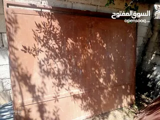  19 بوابات حديد وشبابيك وشبكات ومناخل للبيع