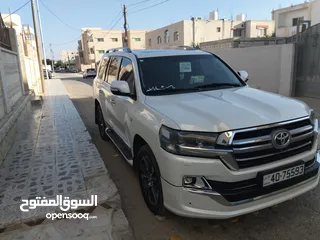  2 تويوتا لاندكروزر VXS 2018 بحالة الوكالة من المالك مباشرة