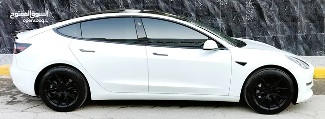  6 تيسلا 2022 model 3 فحص كامل اوتوسكور +B بدون ملاحظات بودي (كرت ابيض) بحالة الوكالة بسعر لقطة ومحرووق