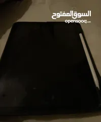  4 Ipad 10th generation مستعمل 4 شهور بحالة الجديد