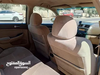  7 هوندا اكورد بنزين (2005) للبيع  وارد الخليج داخلية نظيفة بودي نظيف السعر قابل للتفاوض
