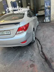  2 للبيع هونداي اكسنت ديزل 1600 4غيار موديل 2015 ماشيه 150 الف  السياره كرتونه مش ناقصها اشي  متور وجير